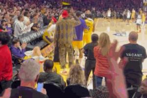 🤣49分得不到我的尊重！里夫斯“嫌弃”东契奇 今天亲自砍51分